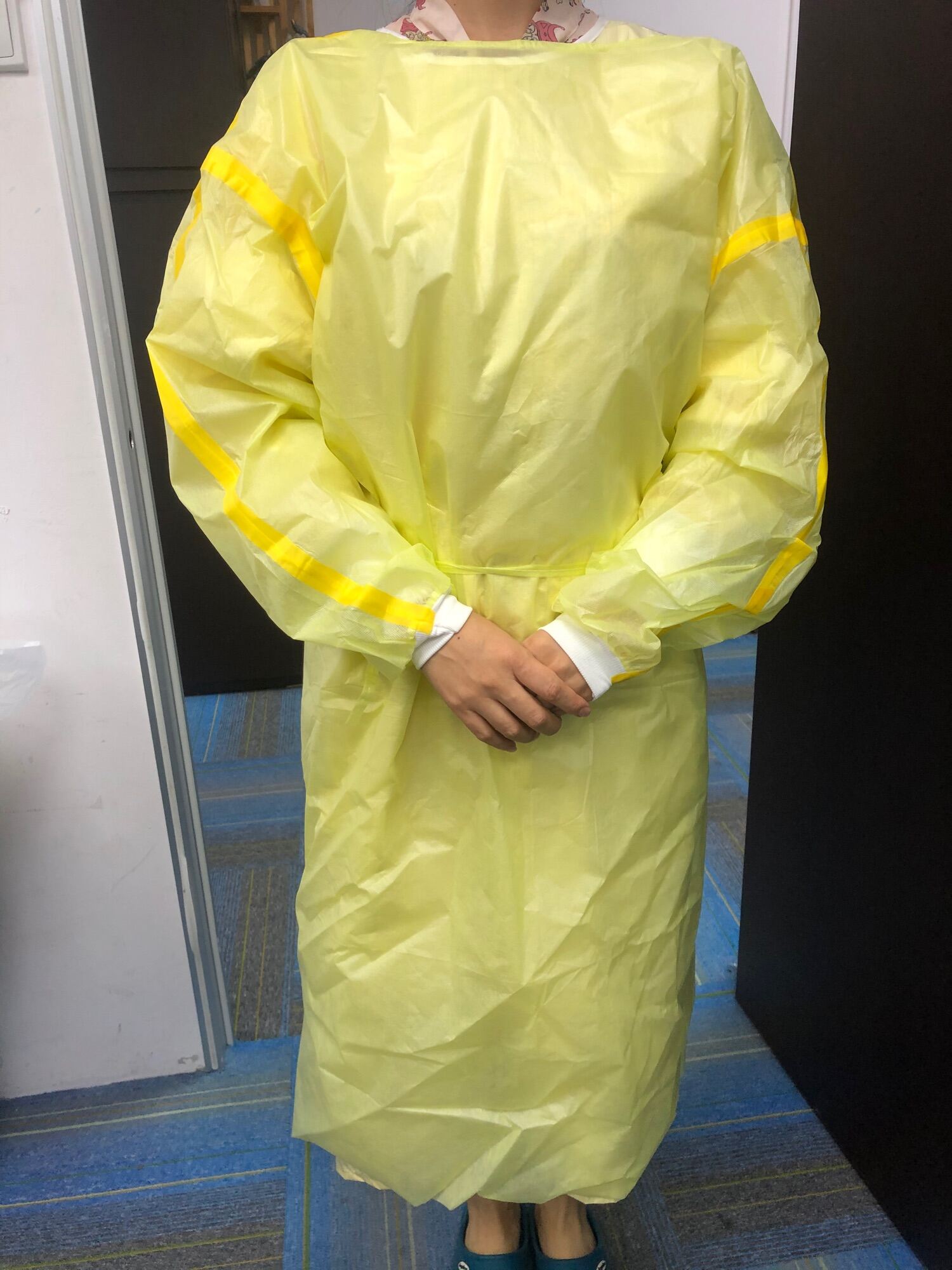 High risk isolation gown